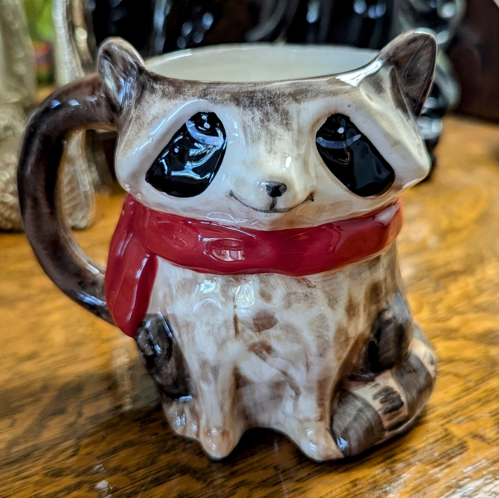 Cute Raccoon Coffee Mug - Autumn / Thanksgiving Table & Kitchen Decor NWT‎ HTF
